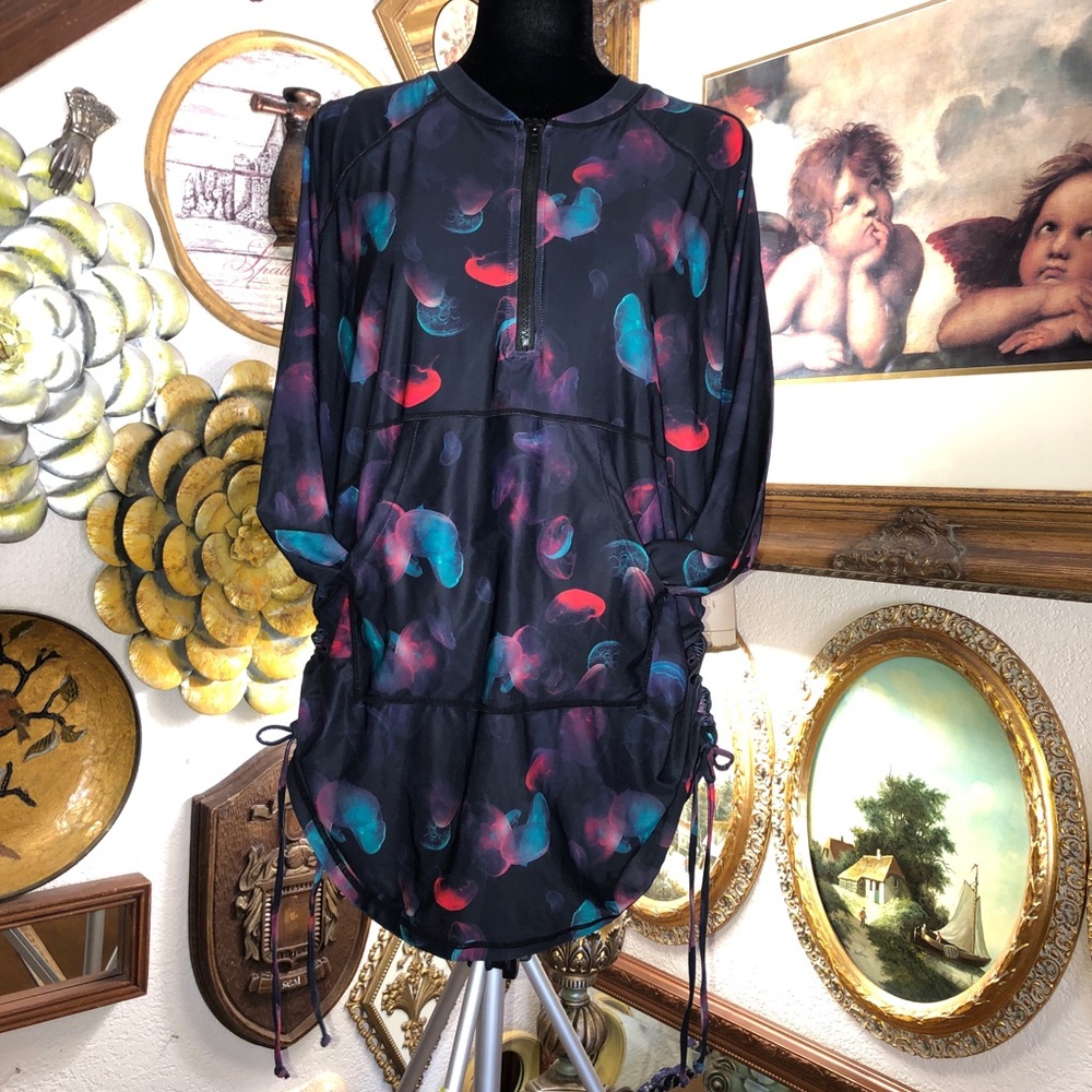 HALCURT NEW SZ 1X UPF 50+ Colorful Abstract Patterned top